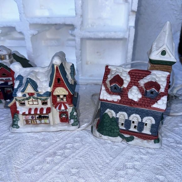 Mervyns 1994 Village Square 5 Piece Miniature House Set Vintage Christmas - Picture 5 of 7